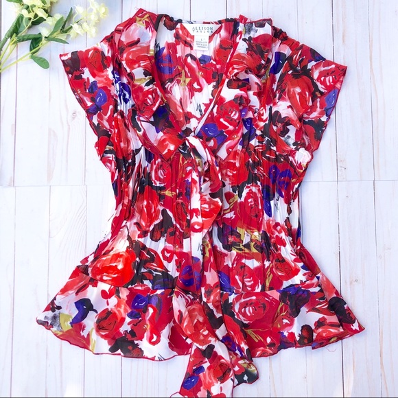 Tops - Beautiful Floral Ruffled Peplum Blouse EUC Size L